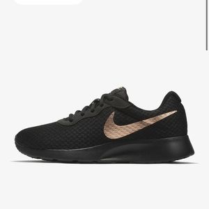 Nike tanjun shoes